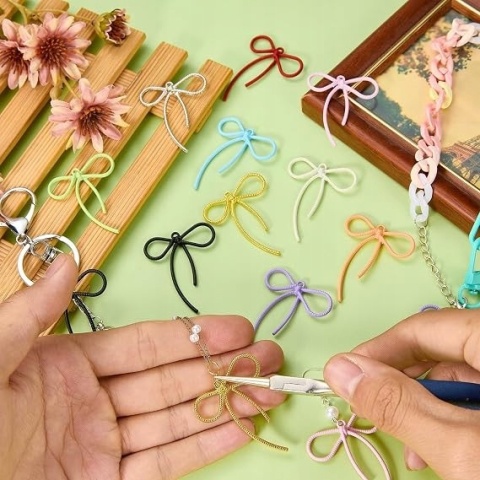 Zawieszki Kokardki Czerwone do Biżuterii 10 szt. Charms DIY Metalowe