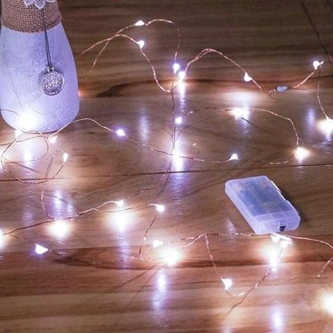 Lampki LED druciki do dekoracji na baterie długość 5m zimny biały 2szt