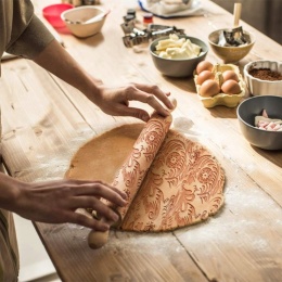 Wałek do ciasta grawerowany wzór świąteczny 3D drewniany 22cm