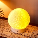 Lampka nocna stołowa LED Kształt kula dekoracyjna ceramiczna 15x16 cm